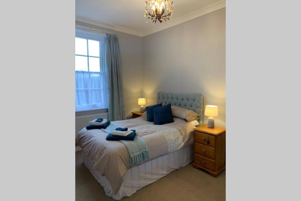 Grand 2 Bed Georgian Apartment At Florence House With King Bed, In The Heart Of Herne Bay & 300M From Beach Extérieur photo
