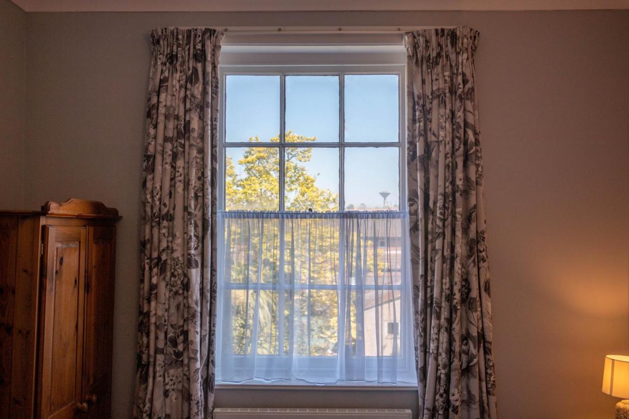 Grand 2 Bed Georgian Apartment At Florence House With King Bed, In The Heart Of Herne Bay & 300M From Beach Extérieur photo